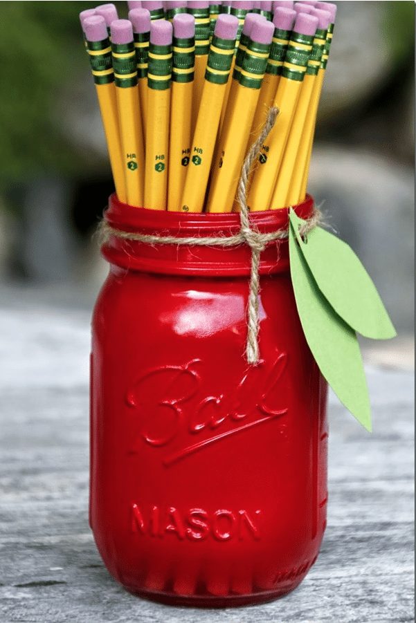 Teacher Gift - via Tilly's Nest - Apple Mason Jar with pencils