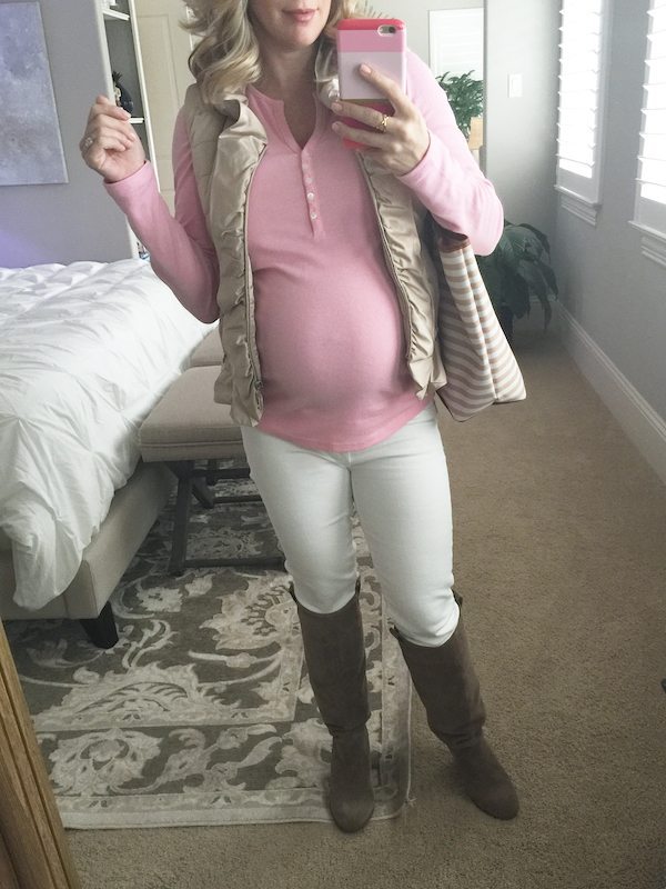 Fall outfit inspiration, pink, tan, and white #pregnancystyle #dressingthebump 