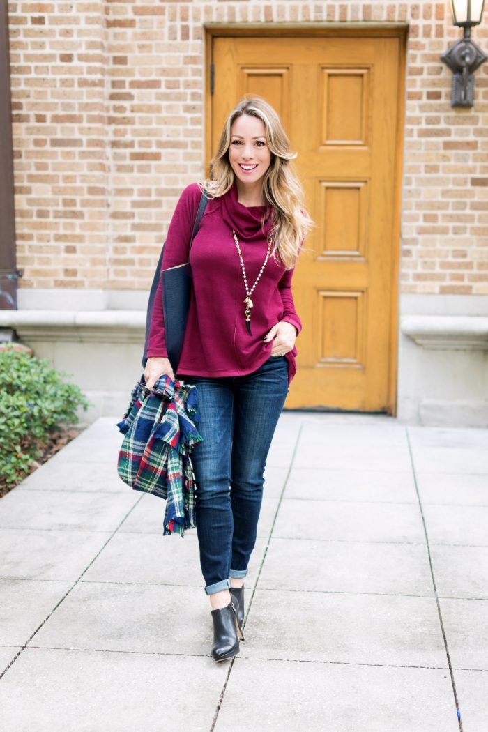 Fall Outfit Inspiration - dark wash jeans with tunic #fallfashion #thanksgivingoutfit #tunic