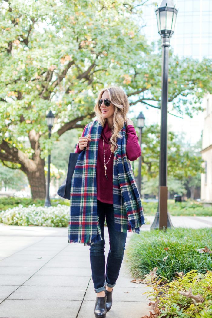 Fall Outfit Inspiration - dark wash jeans with tunic #fallfashion #thanksgivingoutfit #tunic